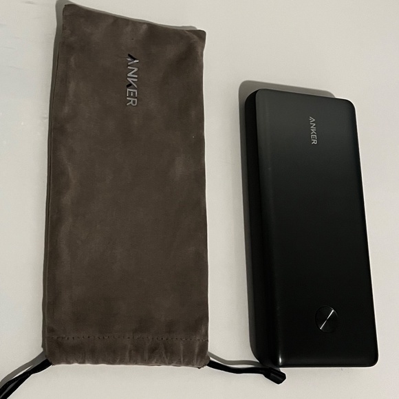 Anker on the go laptop charger - Picture 3 of 3
